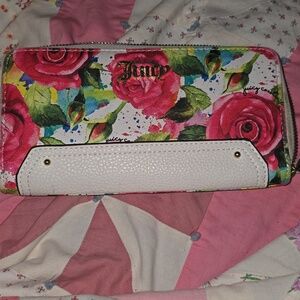 Juicy Couture Floral Wallet🌸